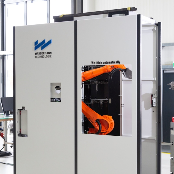 CNC Automation Robotiklösungen Beladehandling TOOL-R Werkzeugspeicher